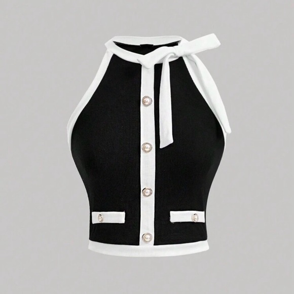 Tops - New Y2K Stylish Black and White Halter Top with Pearl Buttons And a Bow size S